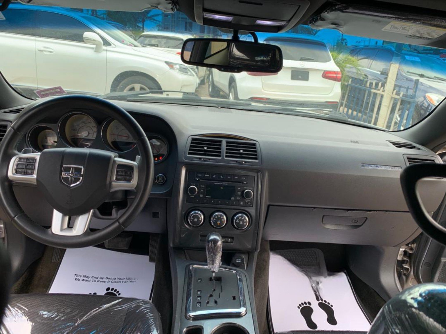Dodge Challenger 2013 dashboard and interior