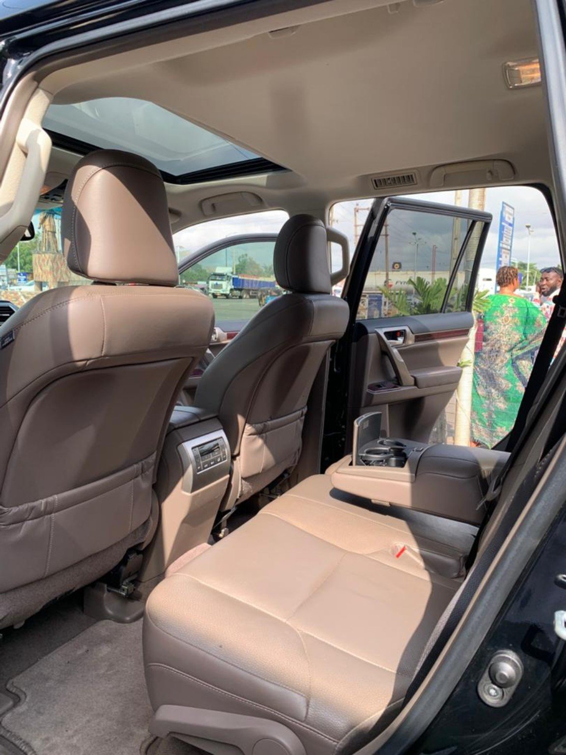 Lexus GX460 2018 back seat interior