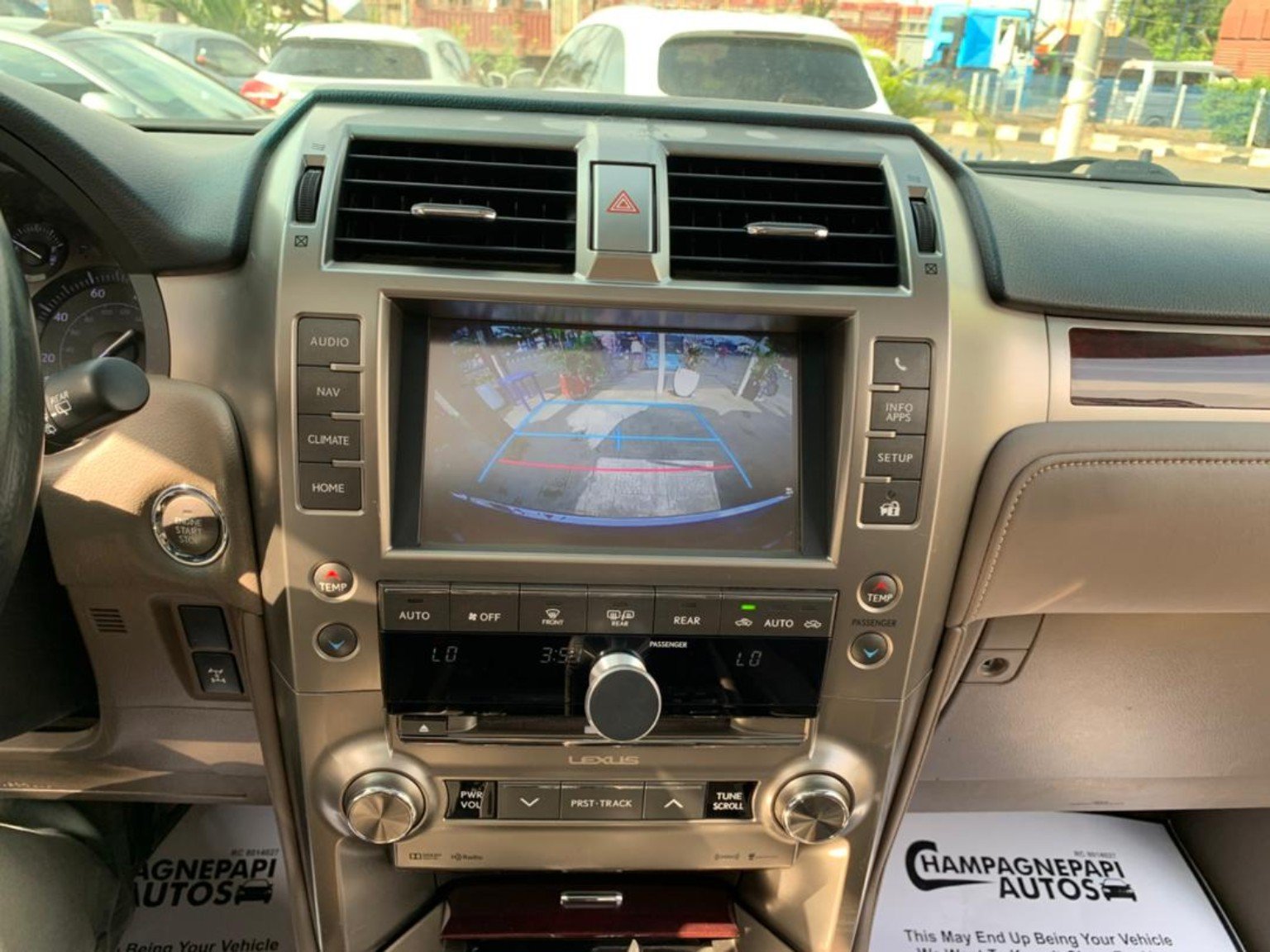 Lexus GX460 2018 reverse camera display