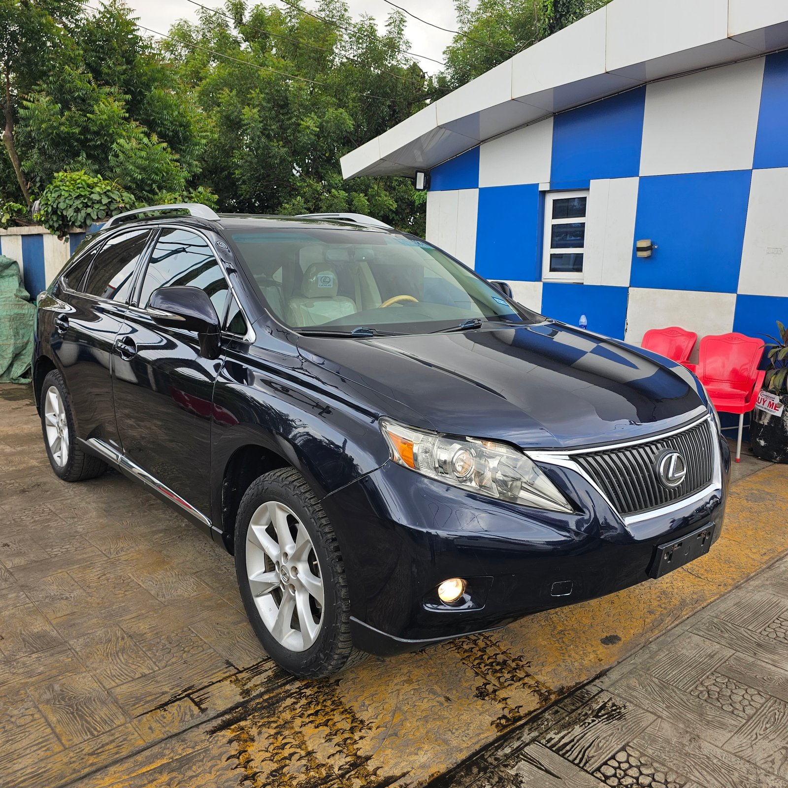 Lexus RX 350 2011 angle view in Asaba