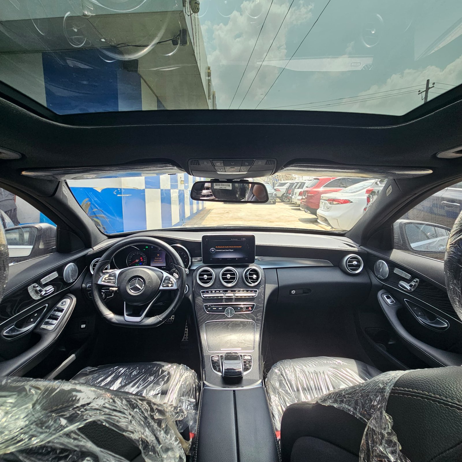 Mercedes-Benz C300 2016 panoramic sunroof interior