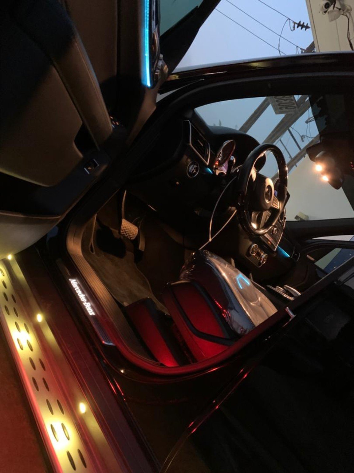 Mercedes-Benz GLE 350 2019 ambient lighting interior