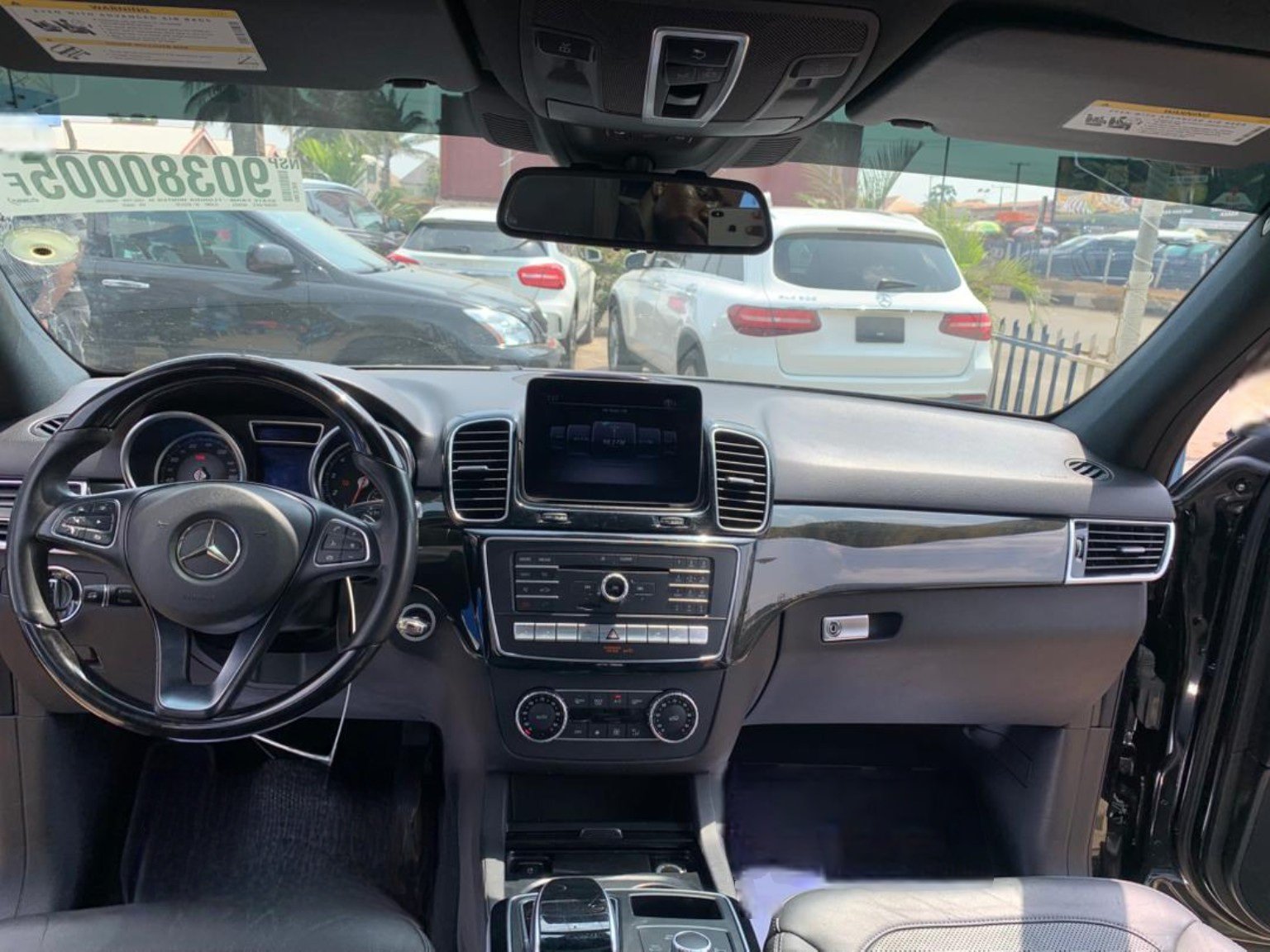 Mercedes-Benz GLE 350 2019 dashboard interior