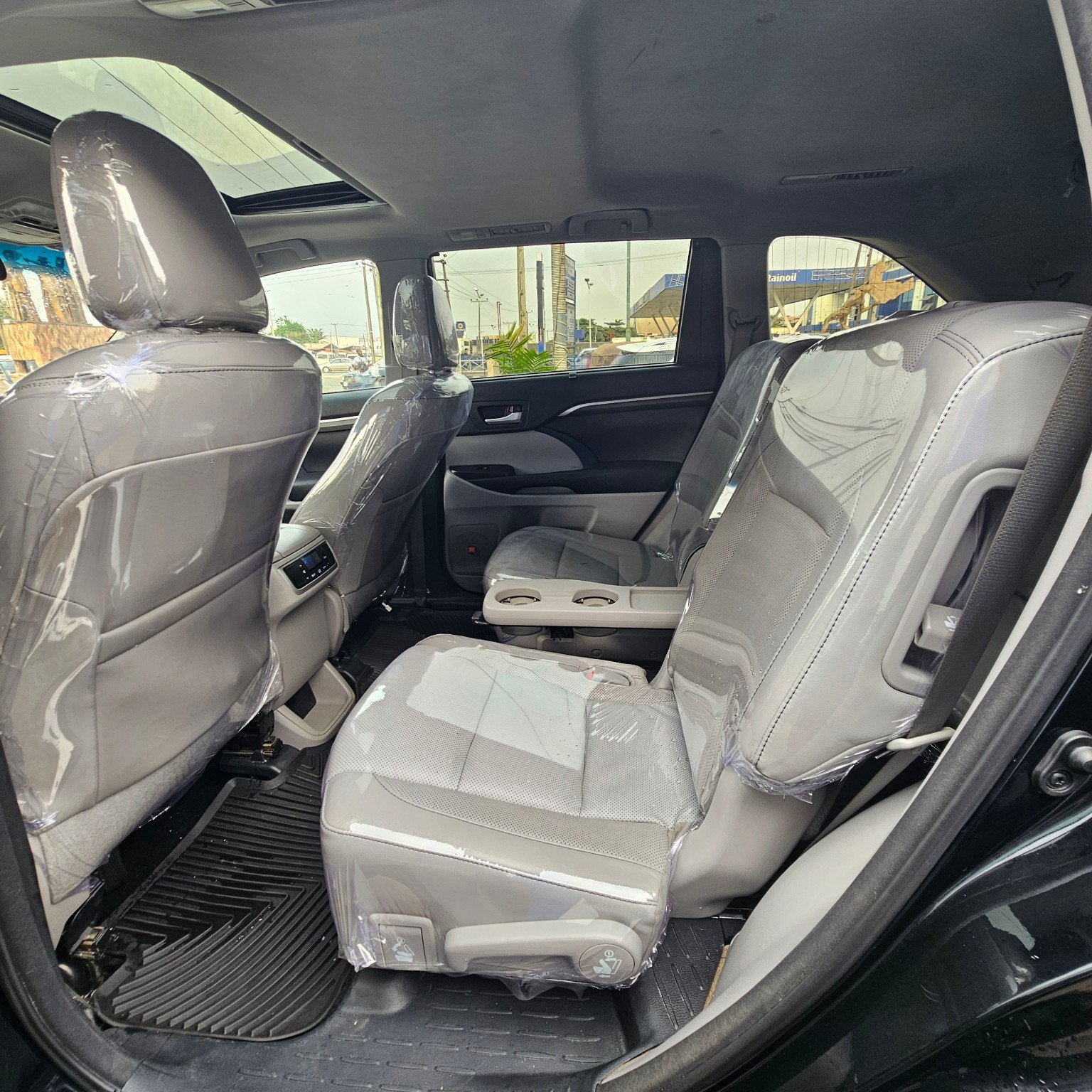 Toyota Highlander 2016 interior rear seats in Asaba