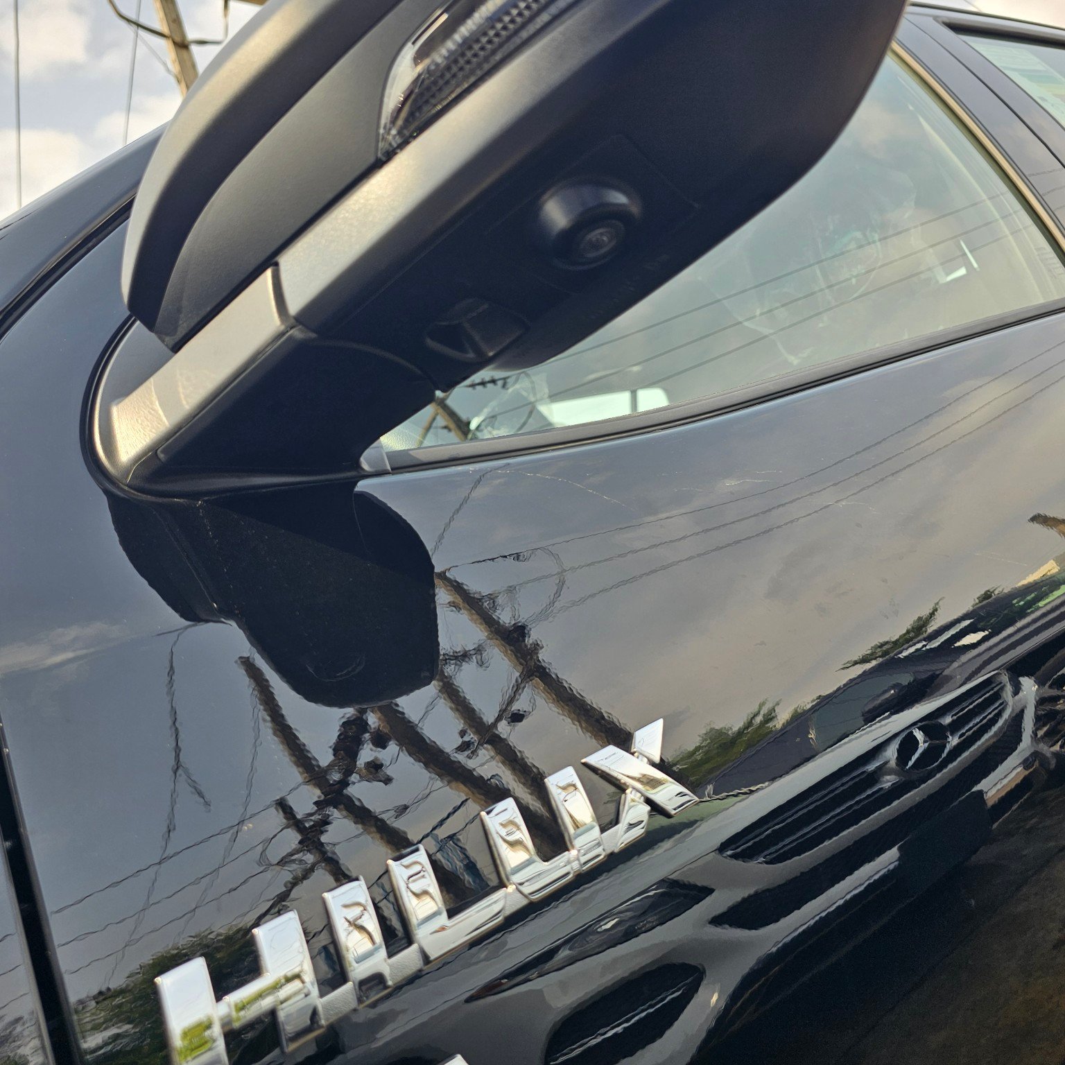 Toyota Hilux 2021 side camera detail