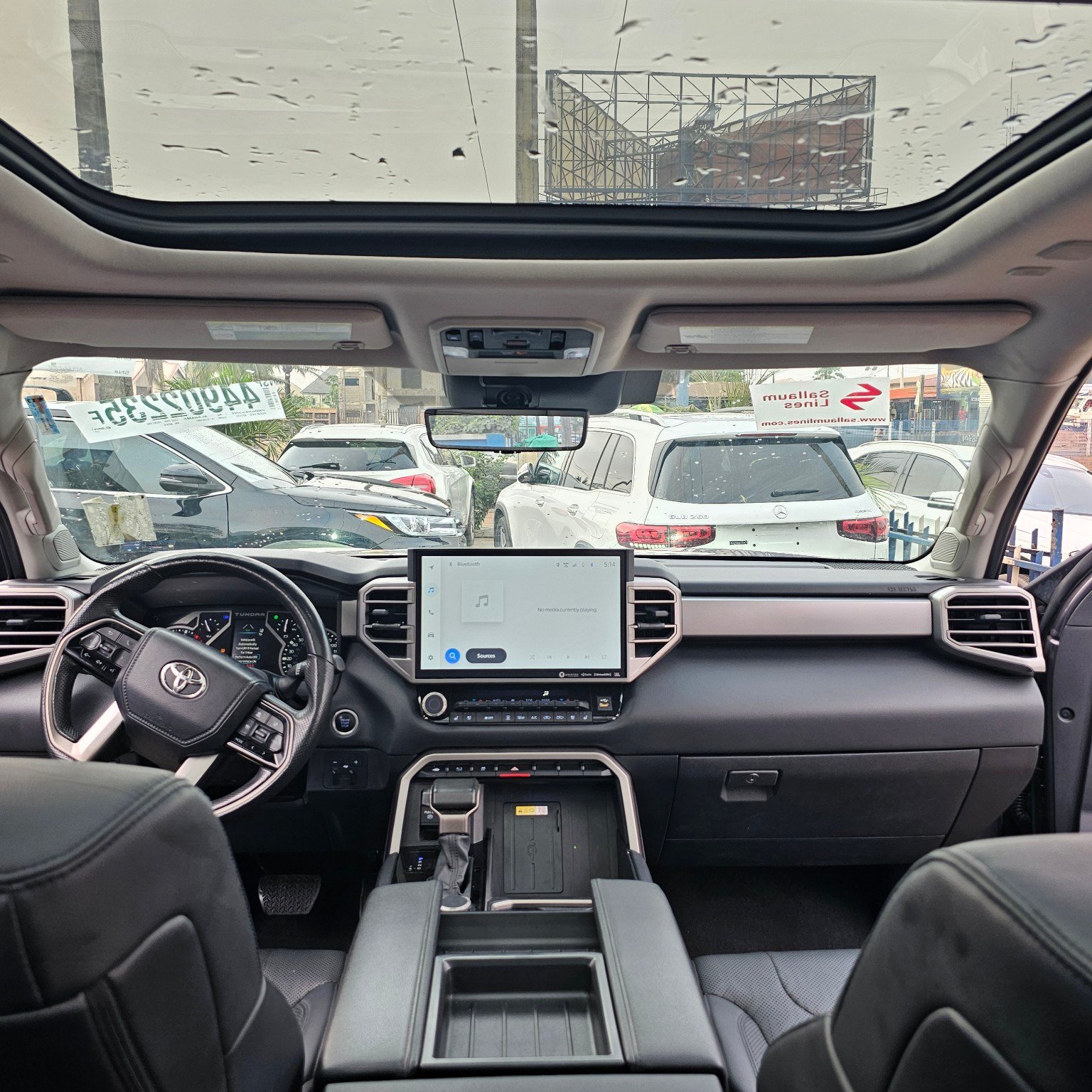 Toyota Tundra 2023 dashboard view