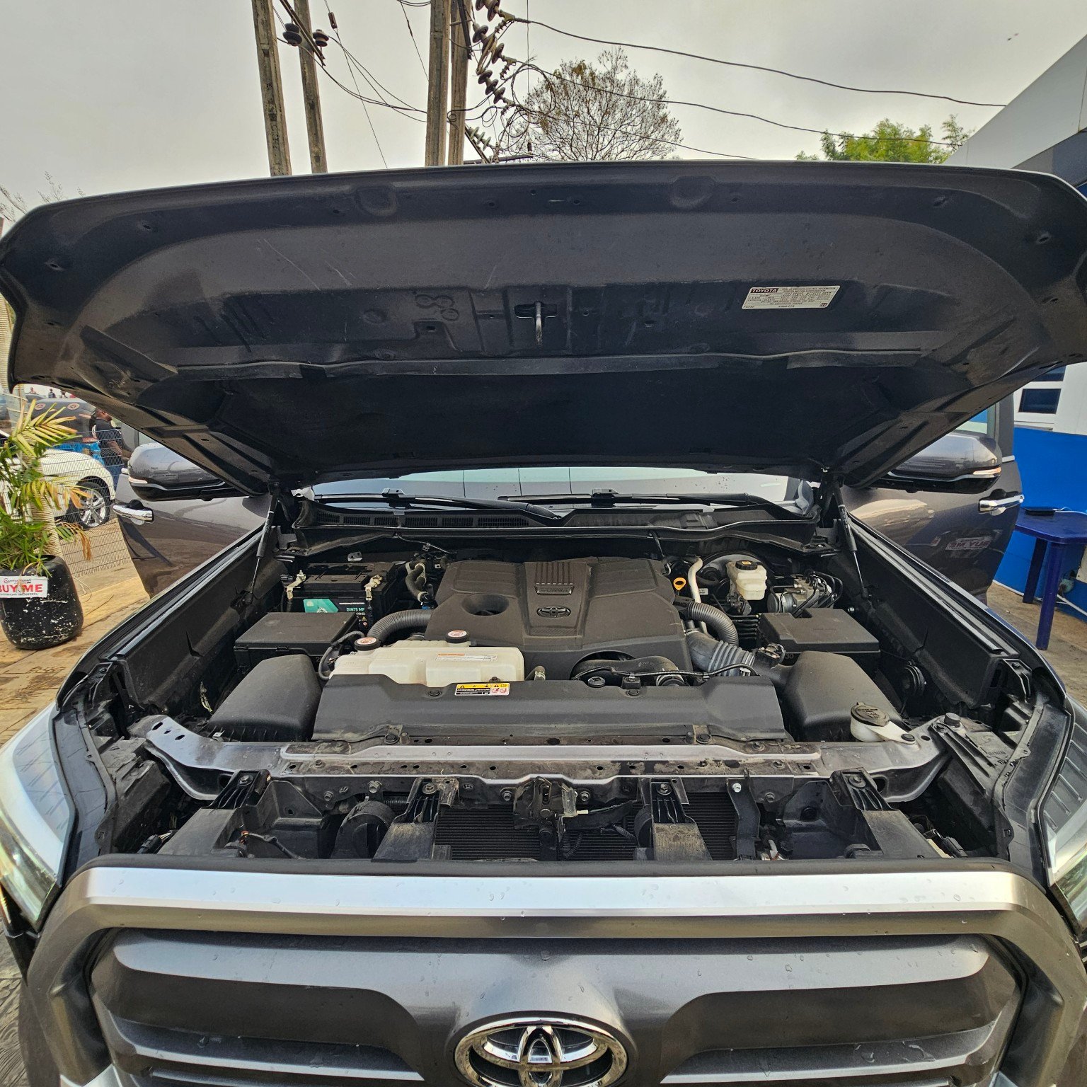 Toyota Tundra 2023 engine bay view